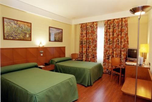 Hotel Itc Ciudad De Haro Room photo